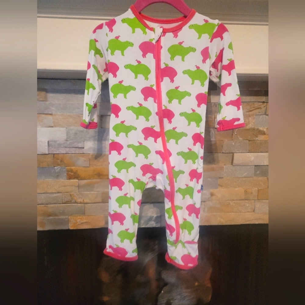 💥 3/$24 KicKee Pants‎ Pink/Green Capybarra Zip up Sleeper